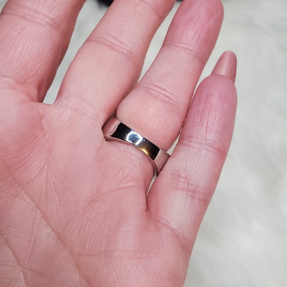 Cz embossed Ring - Picture 12 of 12